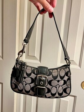 Vintage Coach Hampton SoHo shoulder bag Black and cream signature
